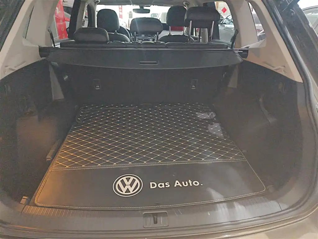 Volkswagen Tiguan L 2018 330TSI Automatic 2WD Luxury Edition фото 19