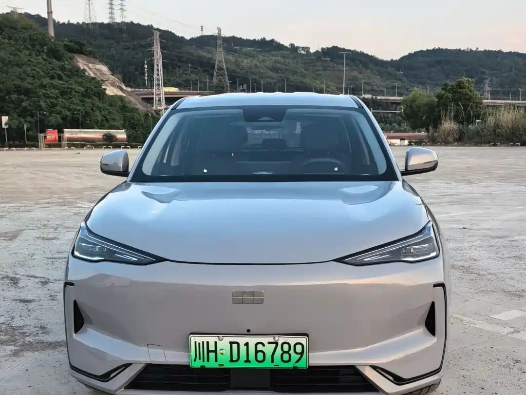 Geely Galaxy Galaxy E5 2024 530km Voyage Edition фото 2