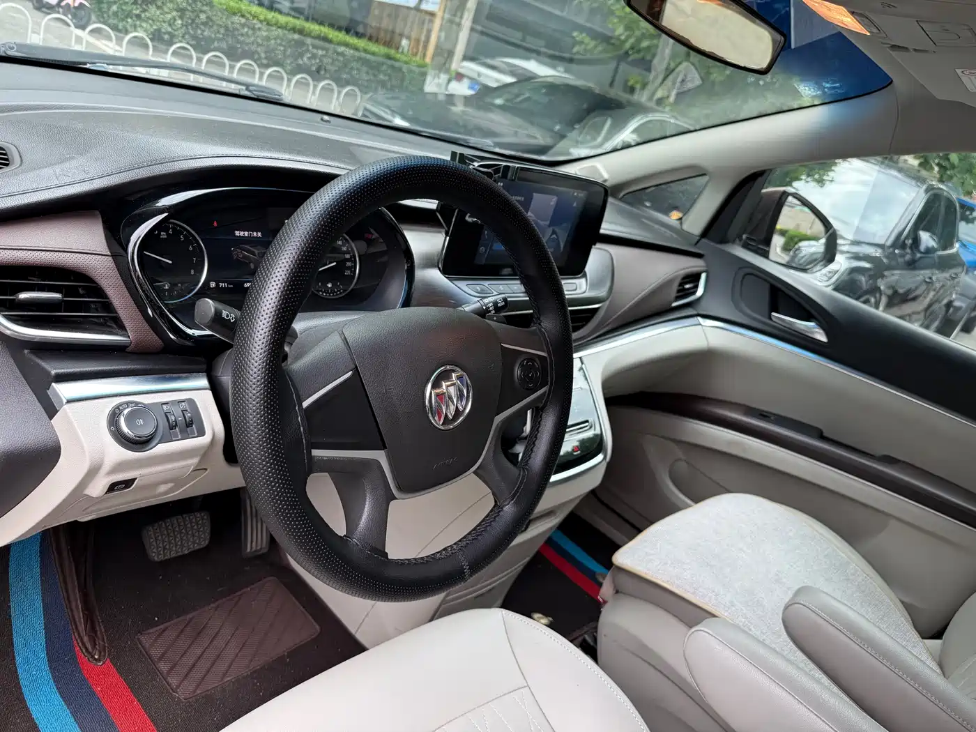 Buick GL8 2021 Land Business Class 652T Luxury фото 12