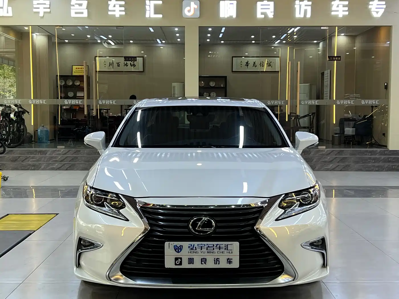 Lexus ES 2015 200 Elite Edition фото 22