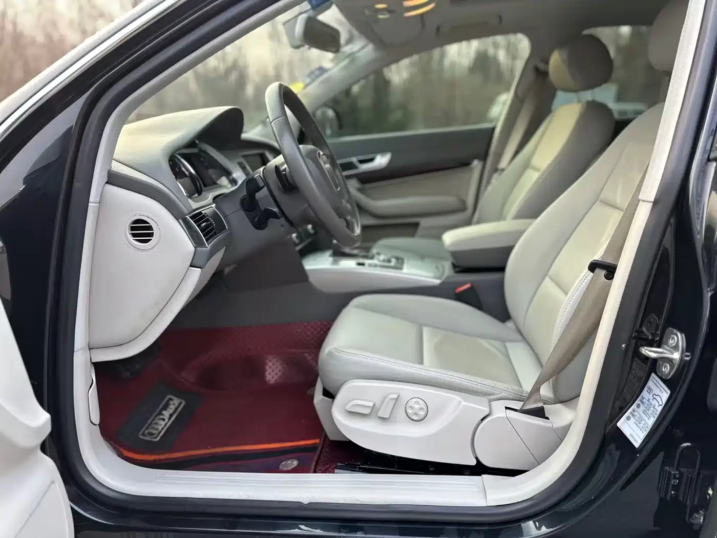 Audi A6L 2010 2.0 TFSI Automatic Standard фото 8