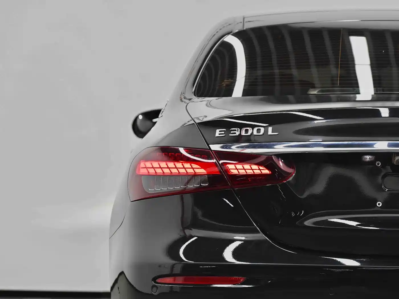 Mercedes-Benz E-Class 2022 E 300 L Luxury фото 5