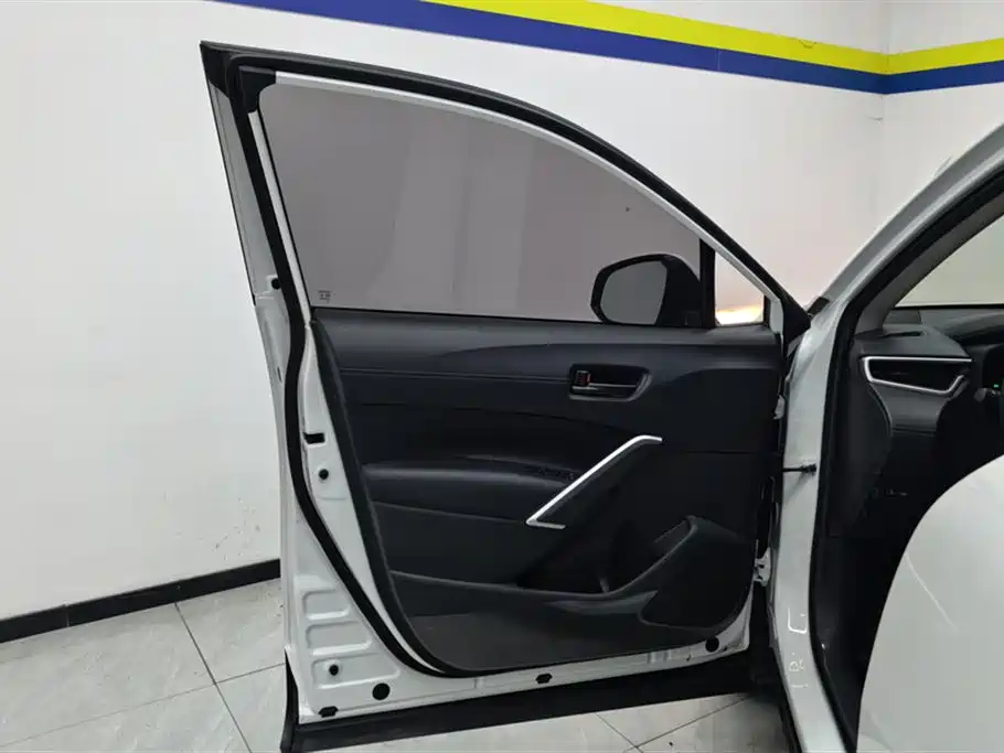 Toyota Corolla Cross 2024 2.0L Smart Hybrid Dual Engine Pioneer Edition фото 7