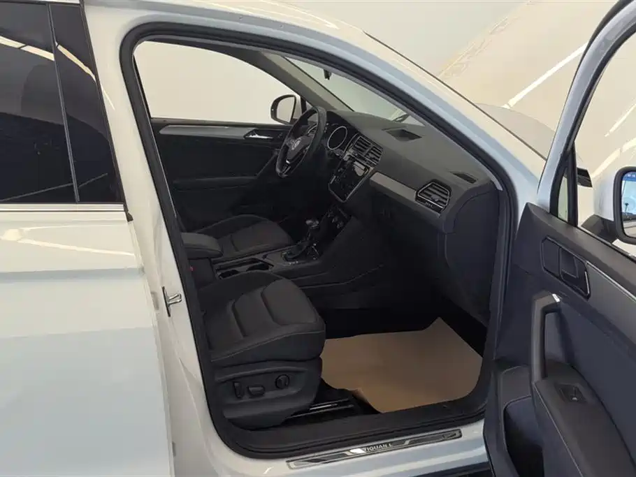 Volkswagen Tiguan L 2019 330TSI Auto 2WD Panorama Comfort Edition China V фото 8