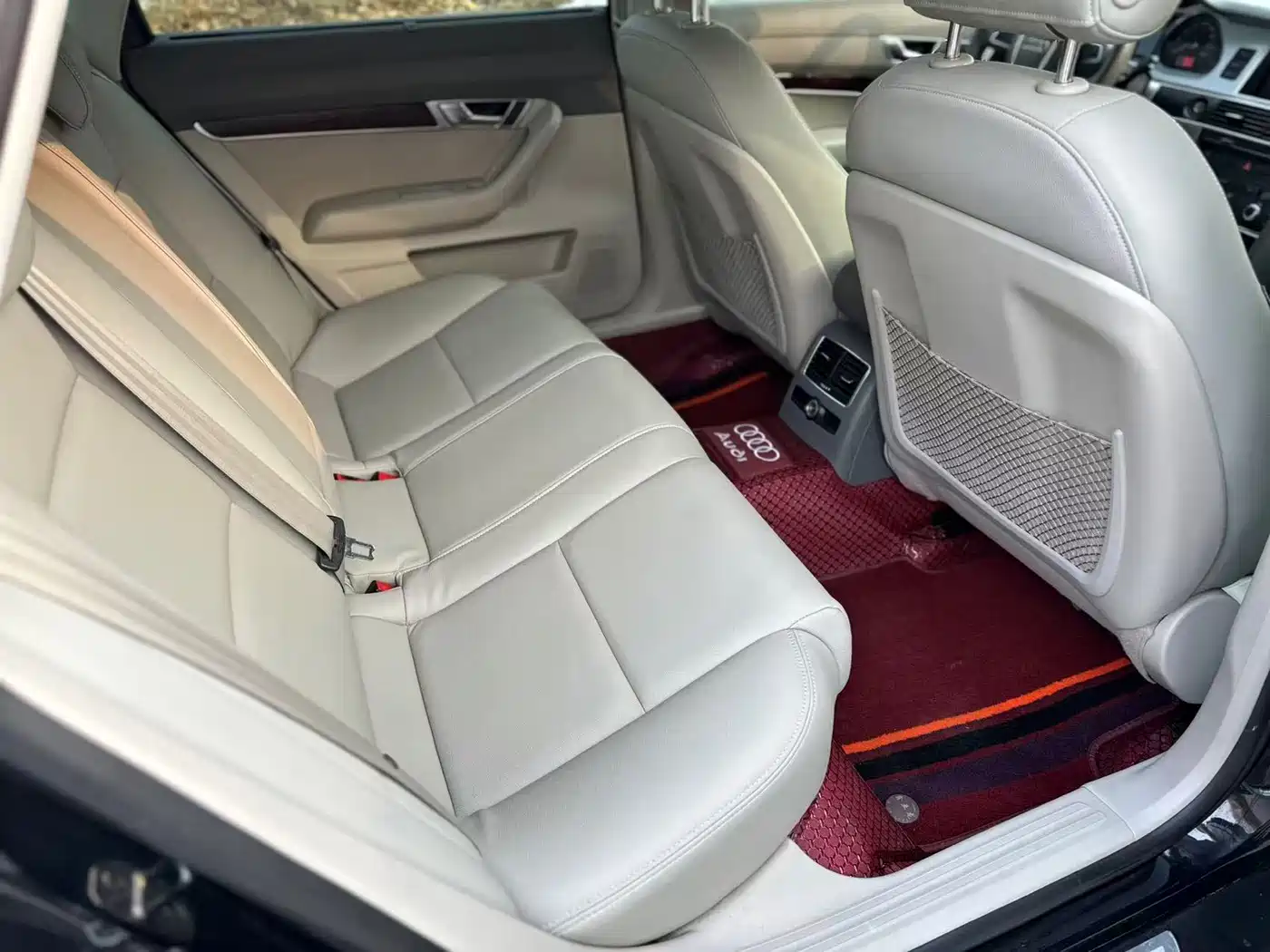 Audi A6L 2010 2.0 TFSI Automatic Standard фото 12