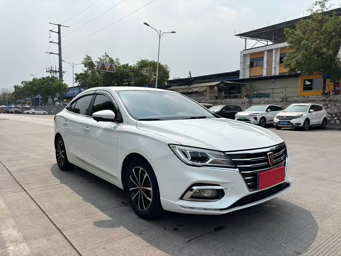  Roewe Roewe i5 2020 1.5L Automatic 4G Connected Premium Flagship Edition