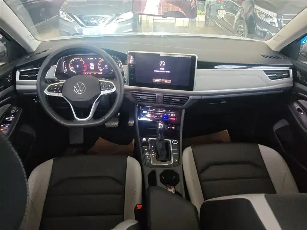 Volkswagen Bora 2023 300TSI DSG Premium Edition фото 10