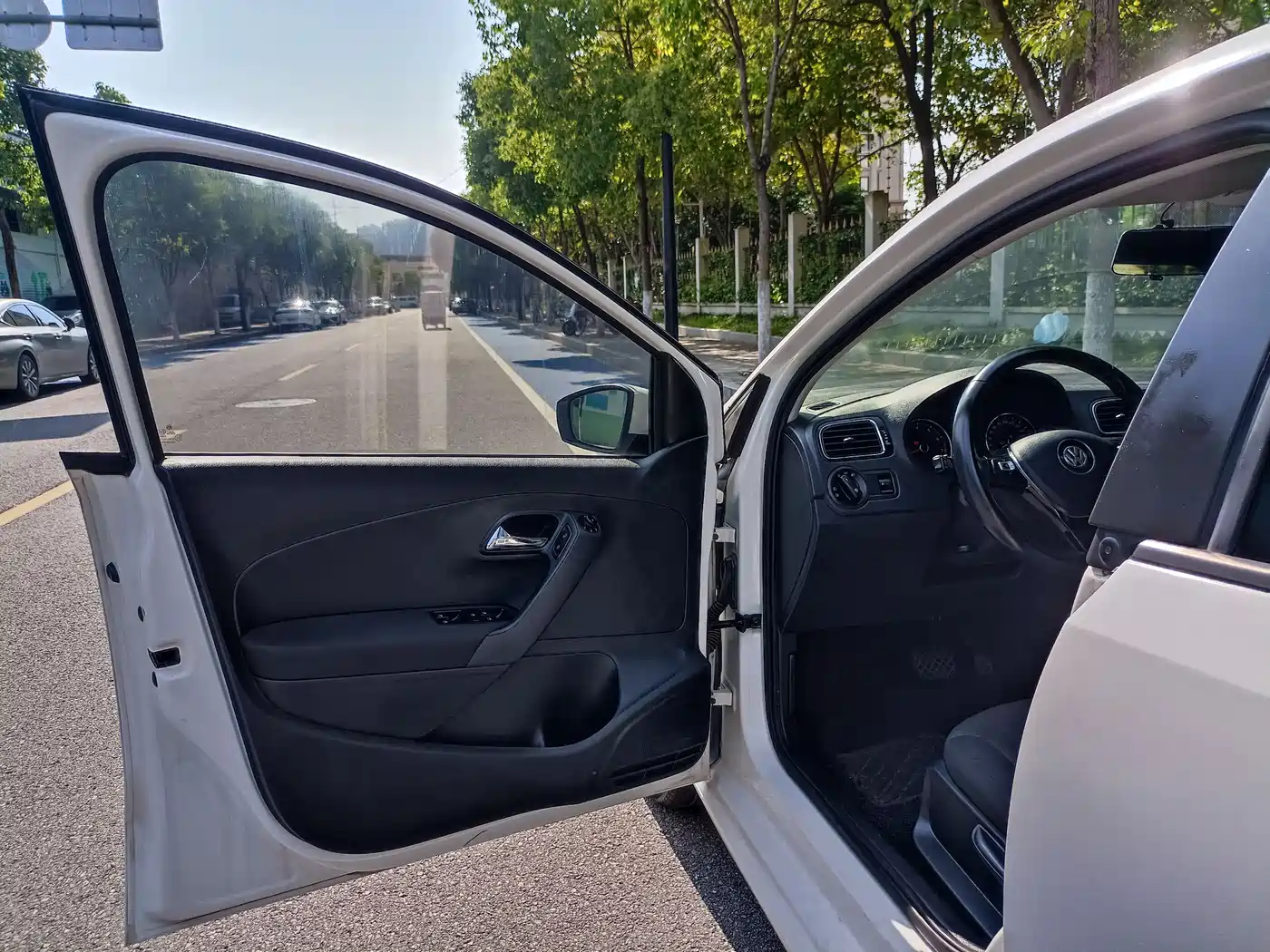 Volkswagen Polo 2018 1.5L Auto Comfort фото 18