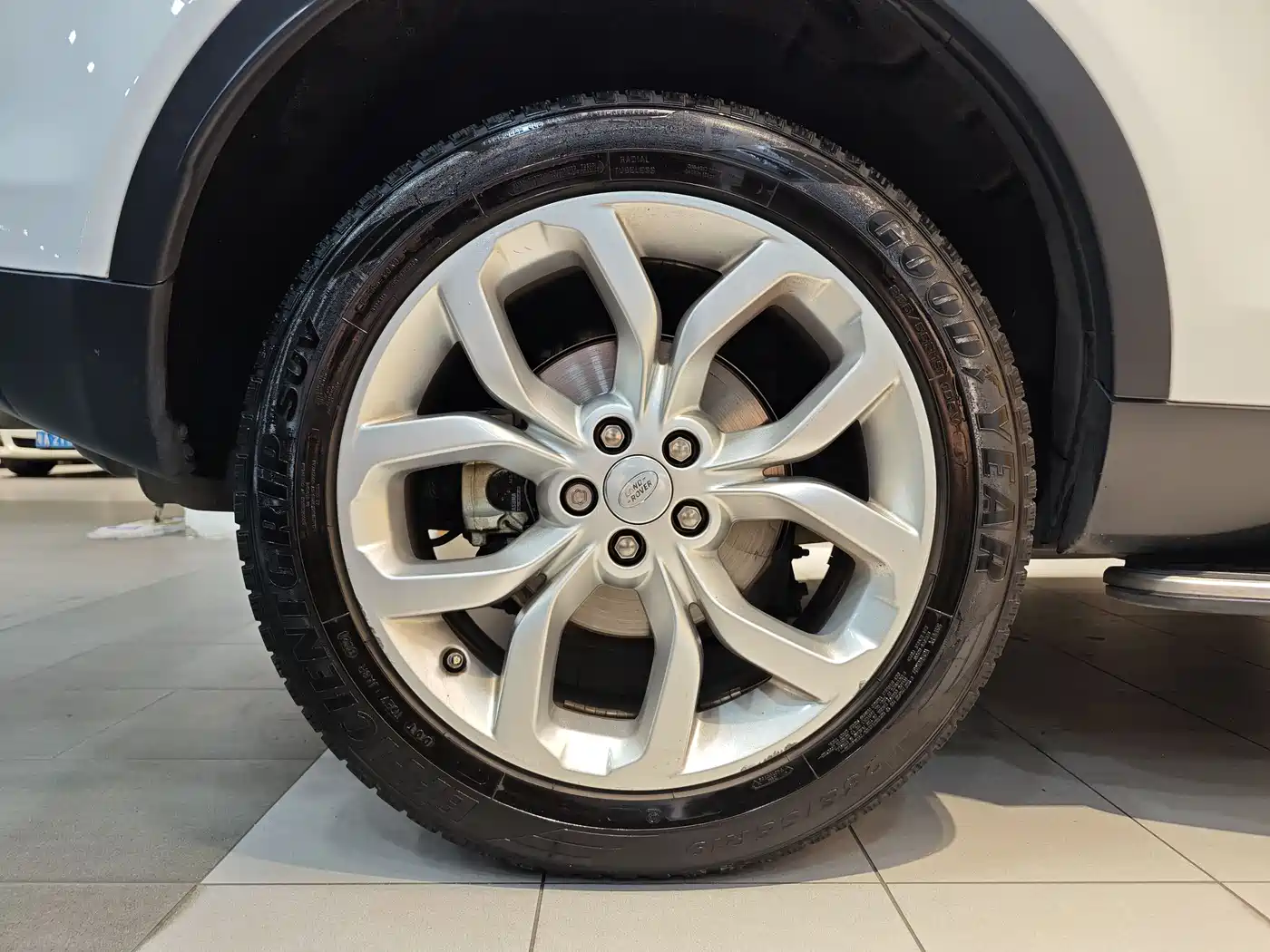 Land Rover Discovery Sport 2017 2.0T HSE фото 30