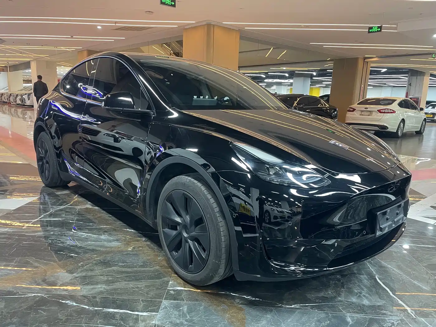 TESLA MODEL Y