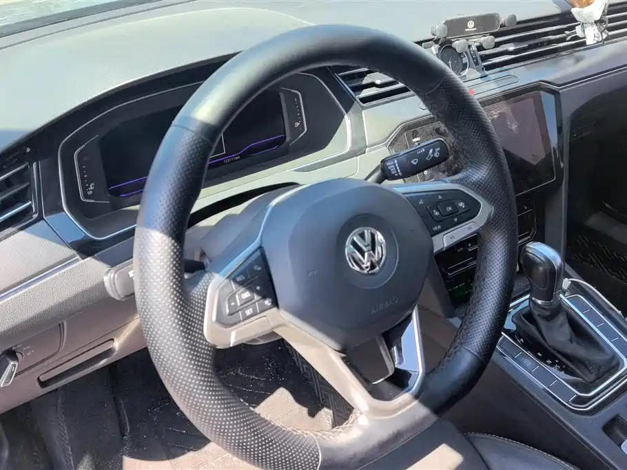 Volkswagen Magotan 2020 330TSI DSG Luxury фото 15