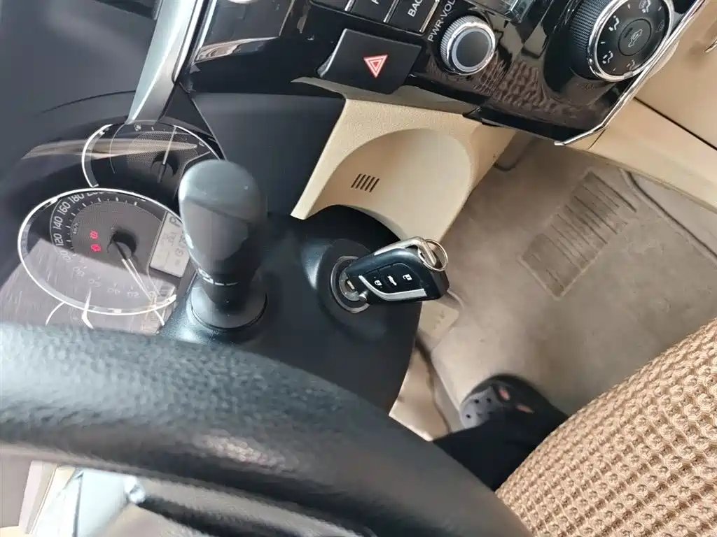 Toyota Corolla 2014 1.6L CVT GL фото 12
