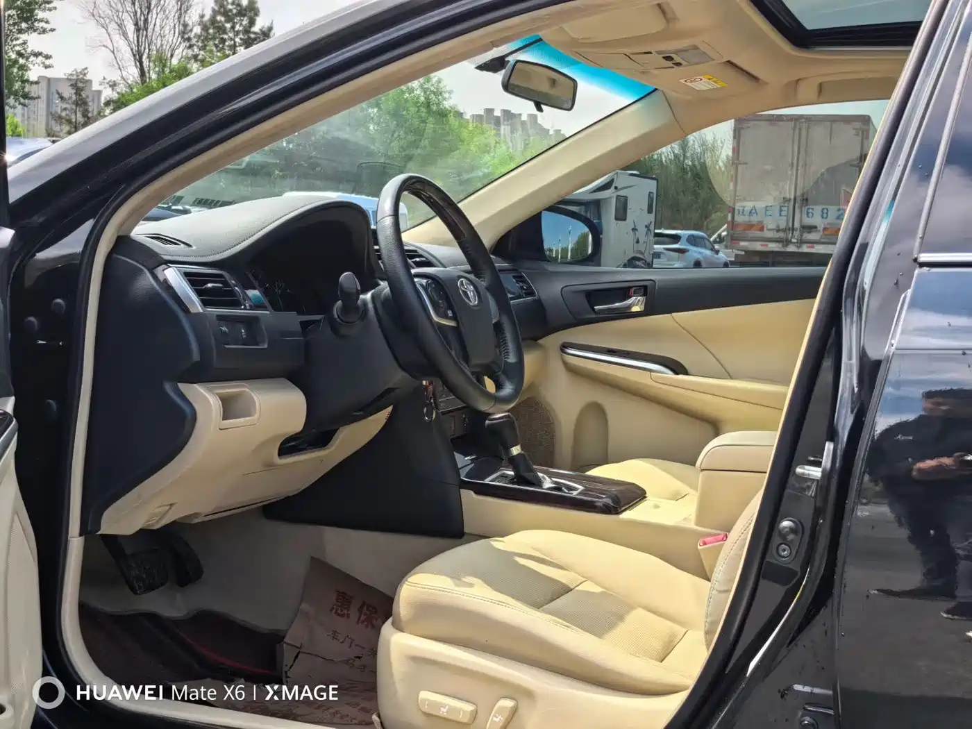 Toyota Camry 2016 2.0G 10th Anniversary Leading Edition фото 4
