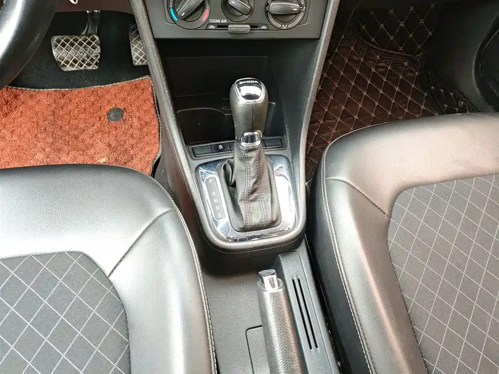 Škoda Rapid 2019 1.5L Automatic Comfort China V фото 14
