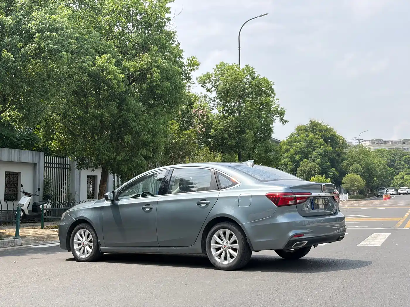 Фото 9 - Roewe i6