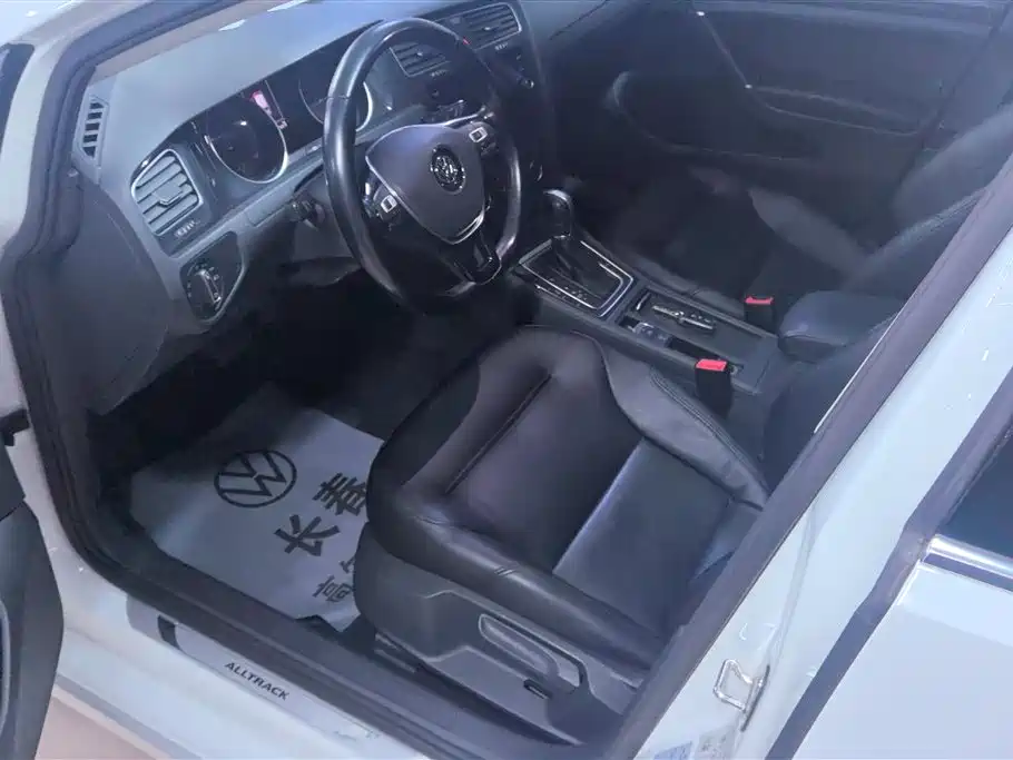 Volkswagen Golf (Import) 2019 1.8TSI Wagon фото 9
