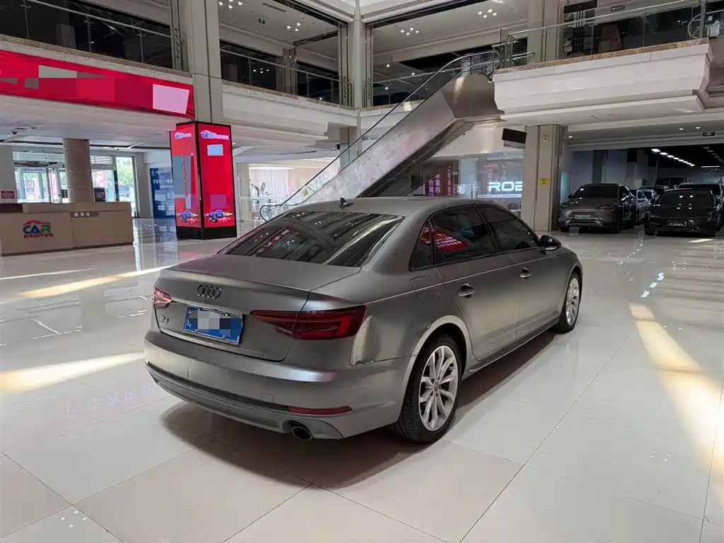 Audi A4L 2018 30th Anniversary 45 TFSI quattro Personality Sport фото 4