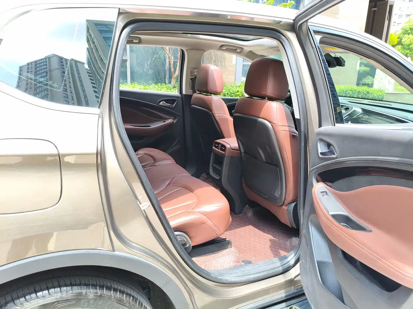 Фото 15 - Buick Envision Plus
