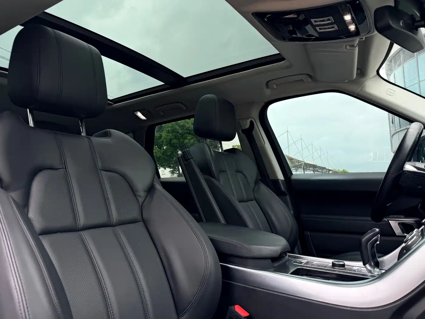 Land Rover Range Rover Sport 2016 Model 3.0 SC V6 SE фото 8