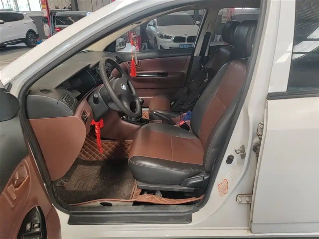 BYD F3 2012 Energy-saving Edition 1.5L Manual Comfort фото 11