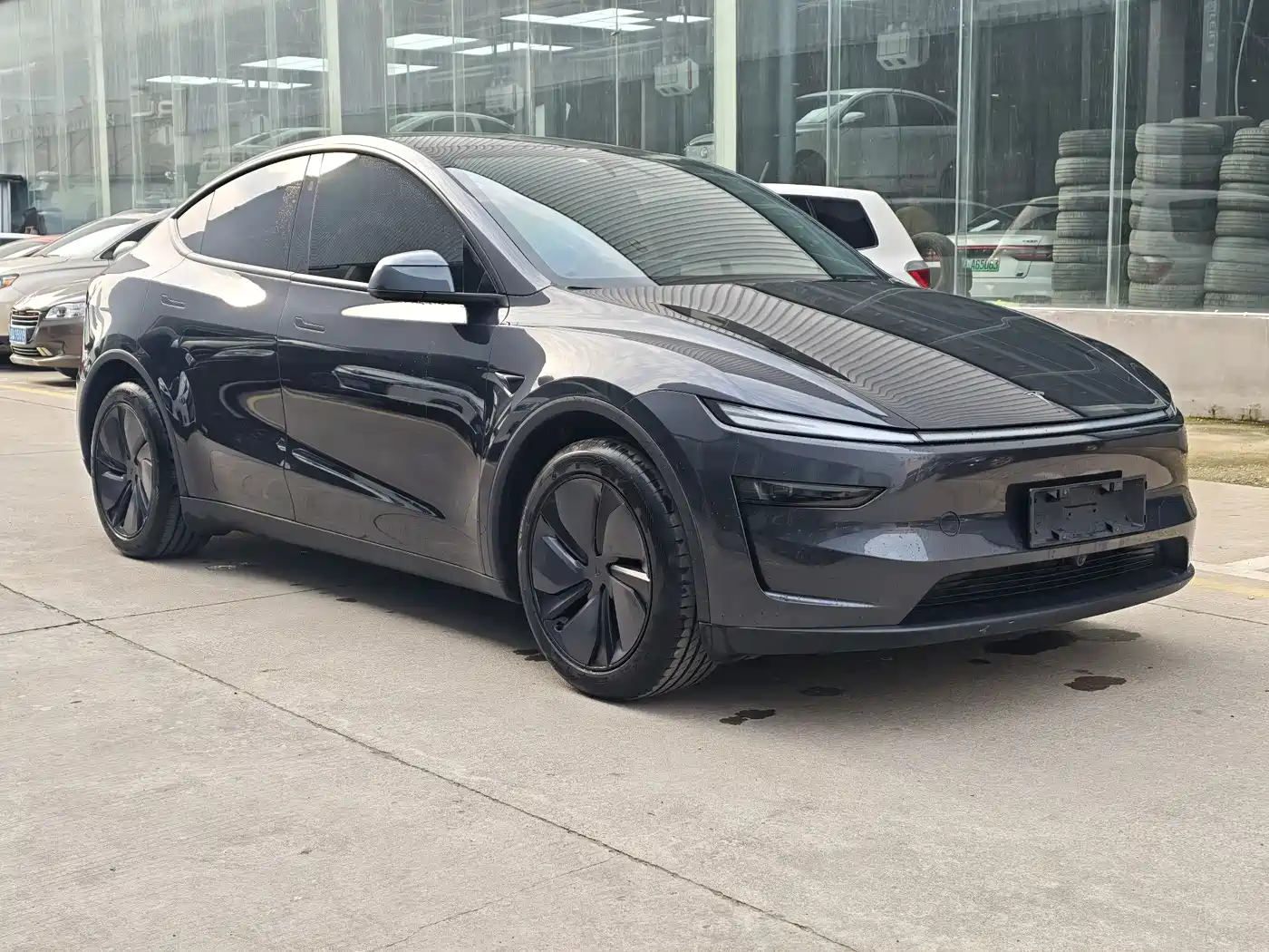 TESLA MODEL Y
