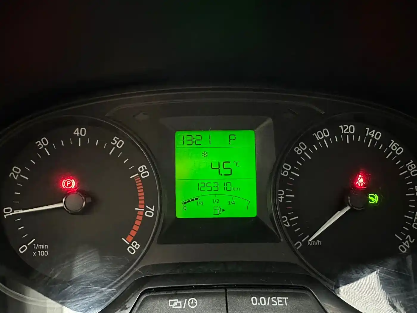 Škoda Fabia 2015 1.4L Automatic Advance Edition фото 6