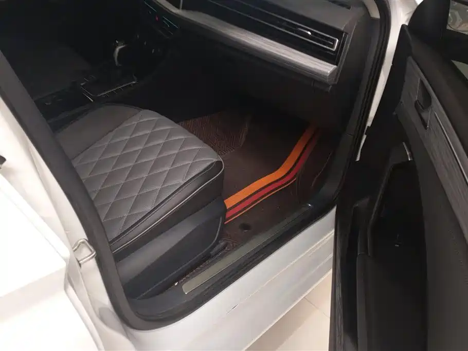 Volkswagen Sagitar 2023 300TSI DSG Leap Edition фото 8