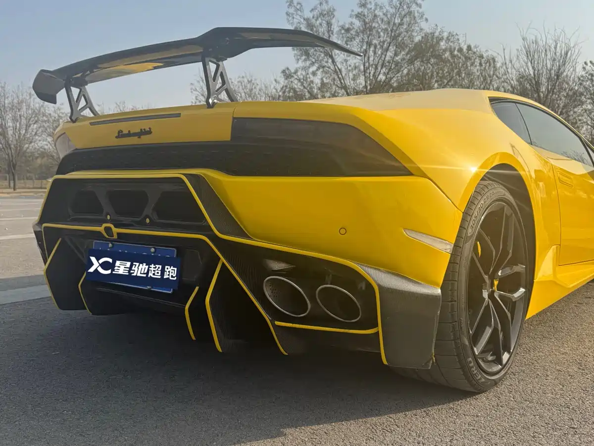 Фото 8 - Lamborghini Huracán