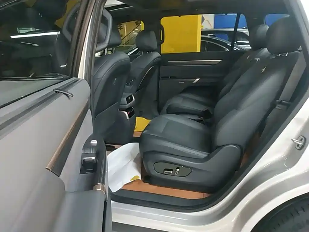 Dongfeng Yipai eπ008 2025 2024 210Max Range Extender 6-Seater
