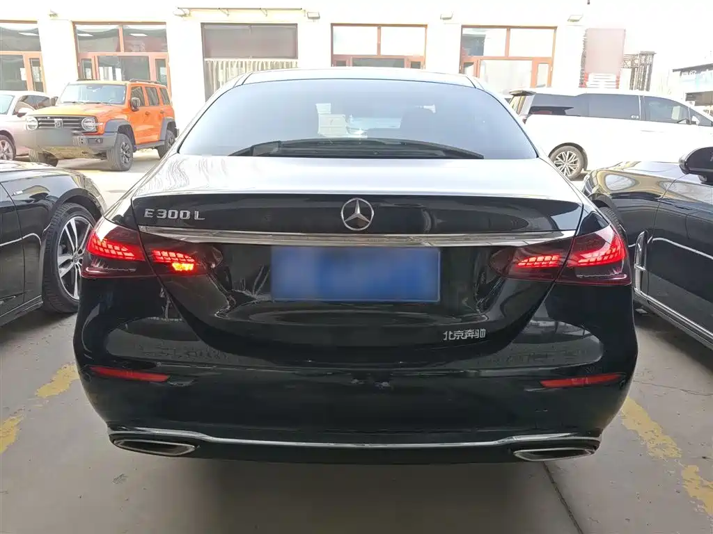 Mercedes-Benz E-Class 2022 Second Facelift E 300 L Fashion фото 4