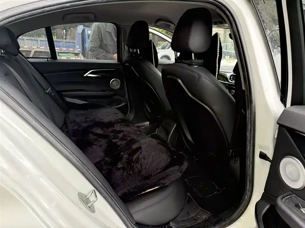 BMW 1 Series 2020 Model 120i M Sport Package фото 9