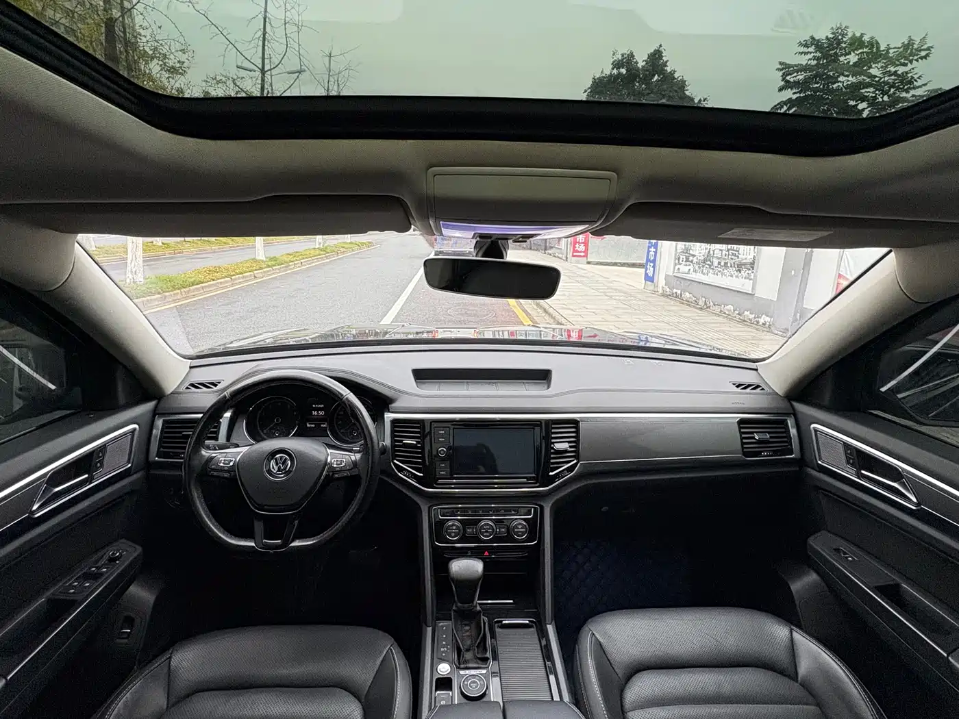 Volkswagen Teramont 2019 380TSI 4WD Luxury Edition China VI фото 11