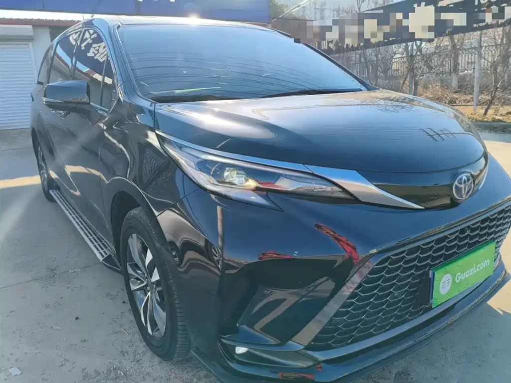 Toyota Granvia 2023 2.5L Hybrid Luxury Edition фото 20