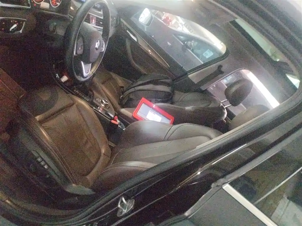 BMW X1 2016 sDrive20Li Luxury Model фото 15