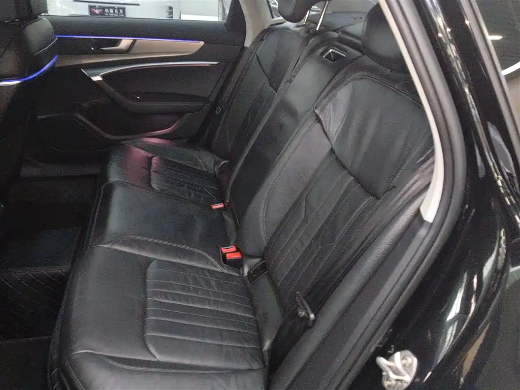 Audi A6L 2022 40 TFSI Luxury Elegance фото 13