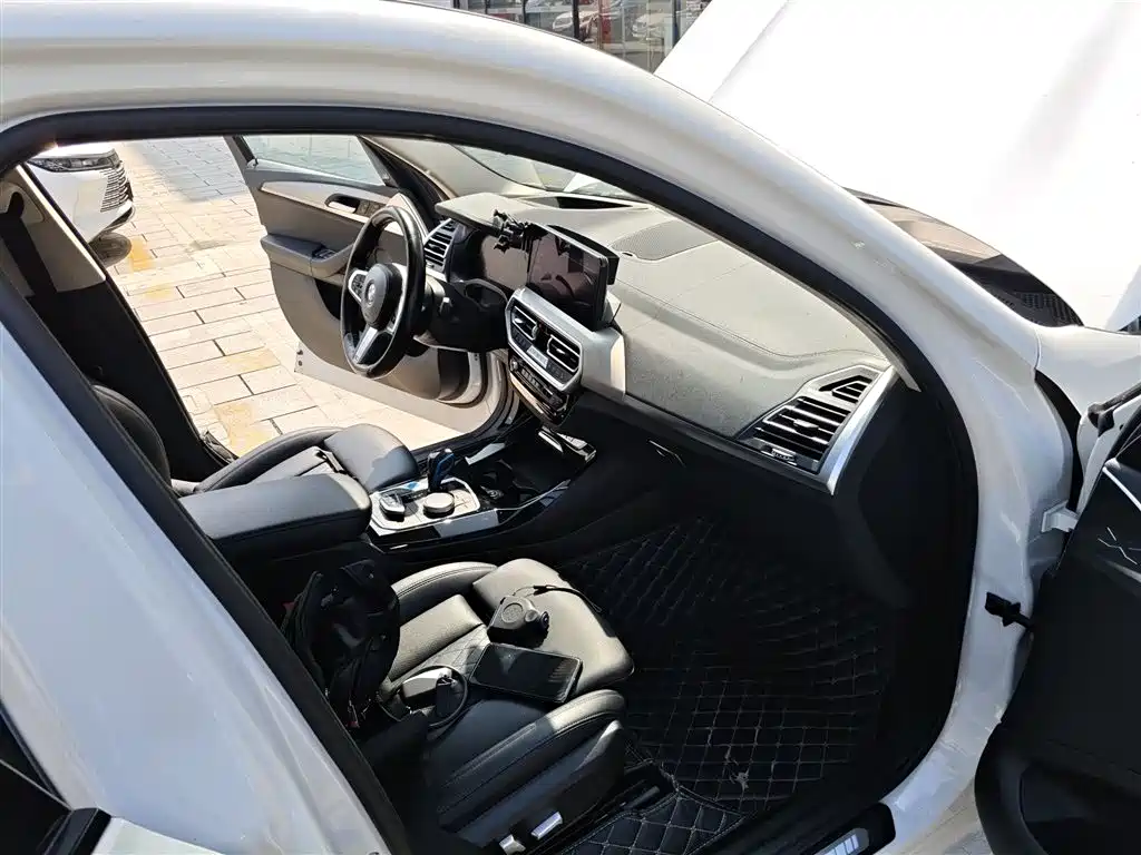 BMW iX3 2022 Innovation Leader фото 11