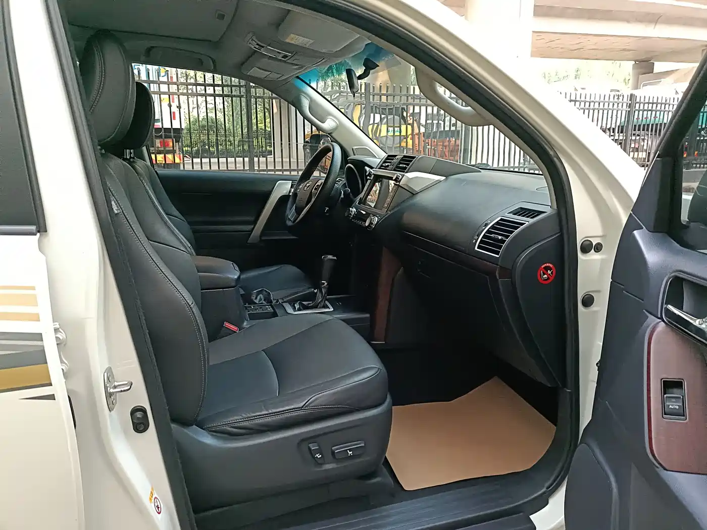 Toyota Prado 2016 3.5L Auto TX-L фото 9