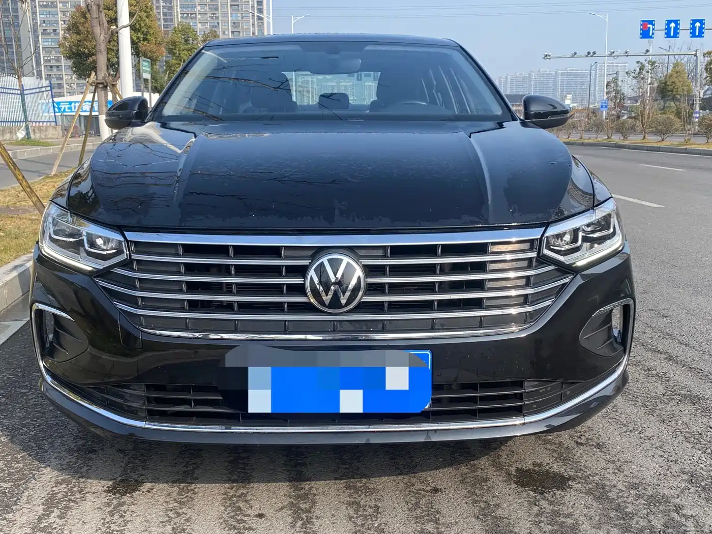 Volkswagen Lavida 2023 Facelift 1.5L Automatic 5 Million Edition фото 3