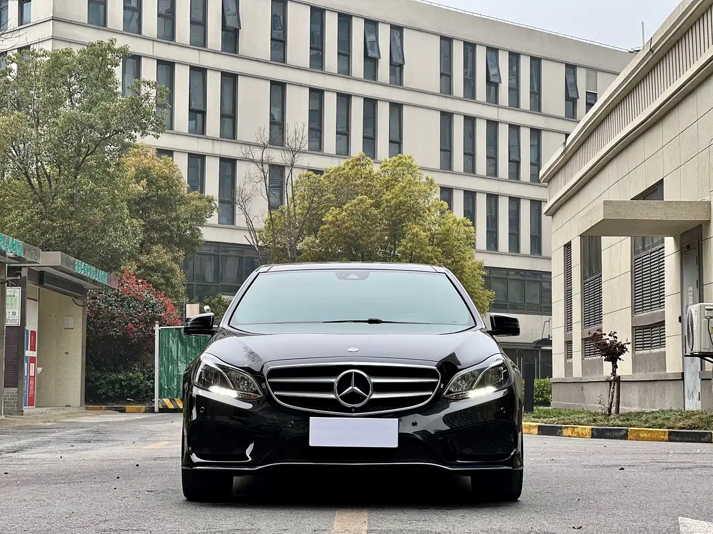 Mercedes-Benz E-Class 2015 E 320 L Sport 4MATIC фото 2