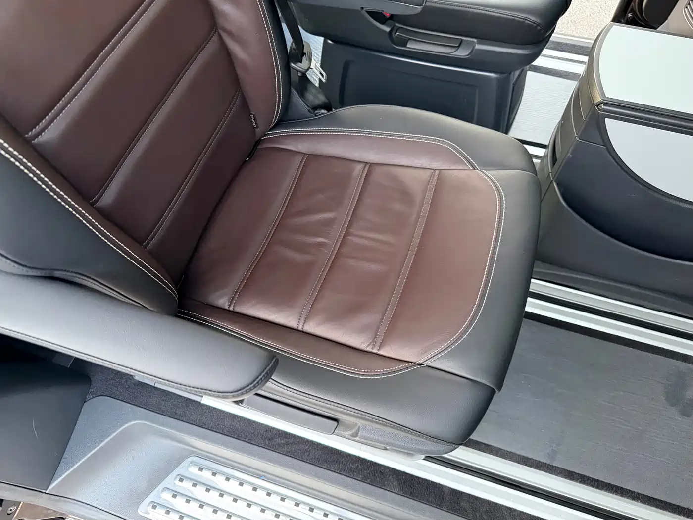 Volkswagen Multivan 2016 2.0TSI 4WD Prestige 7-Seater фото 17