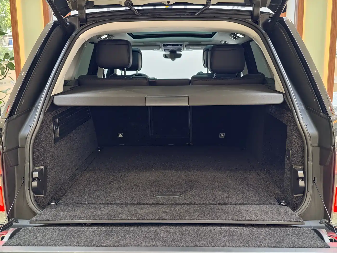 Land Rover Range Rover 2020 3.0 L6 Shengshi Edition фото 17