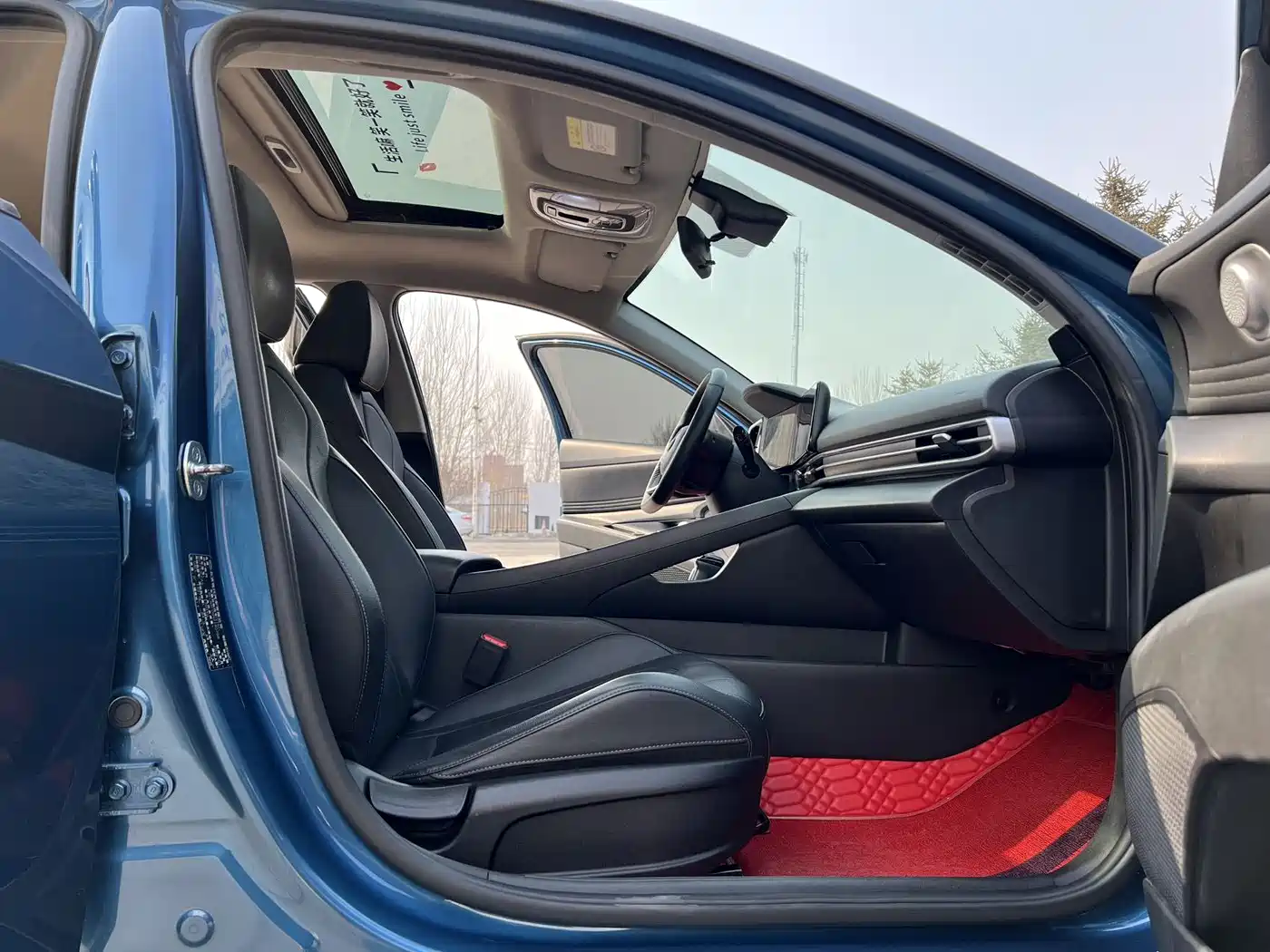 Hyundai Elantra 2022 1.5L CVT LUX Premium Edition фото 10