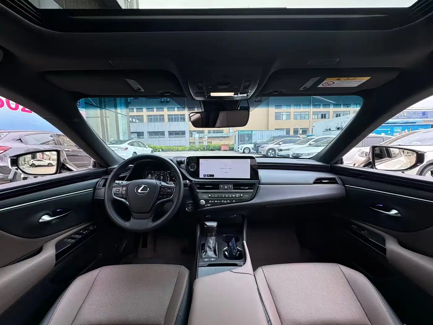 Lexus ES 2023 200 Excellence Edition фото 7