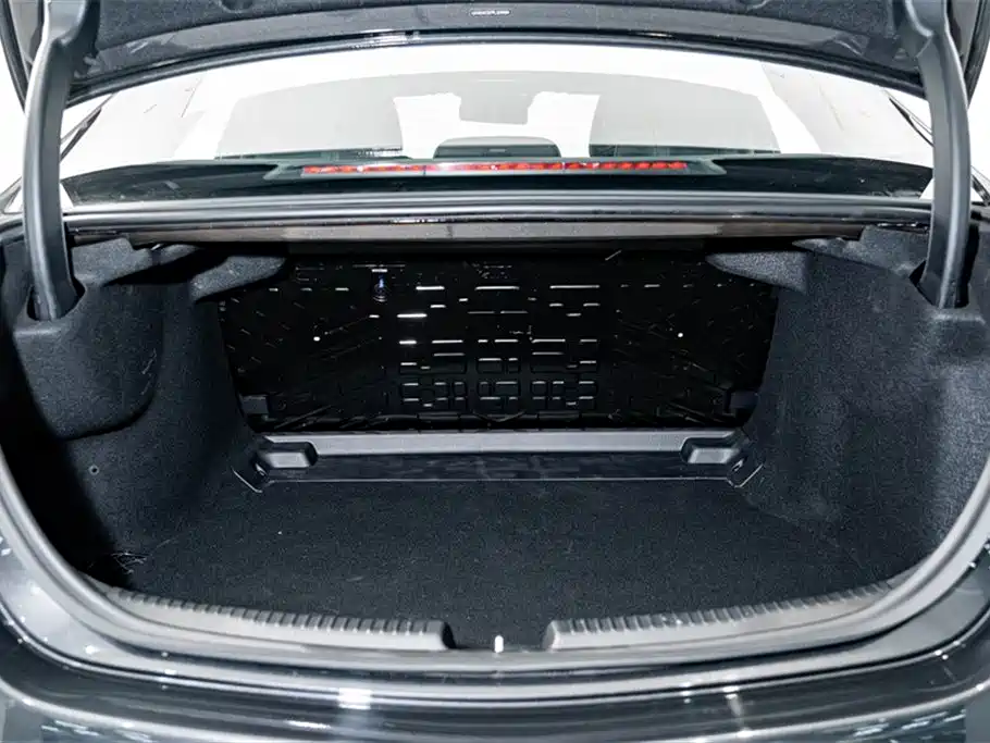Mercedes-Benz C-Class 2023 Facelift II C 260 L Night Edition фото 22