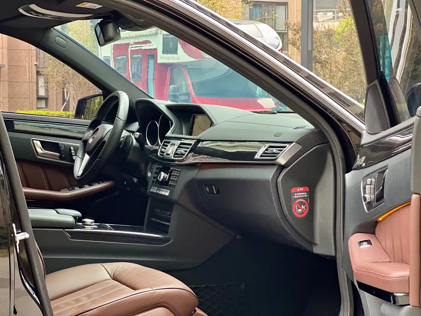 Mercedes-Benz E-Class 2015 E 320 L Sport 4MATIC фото 15