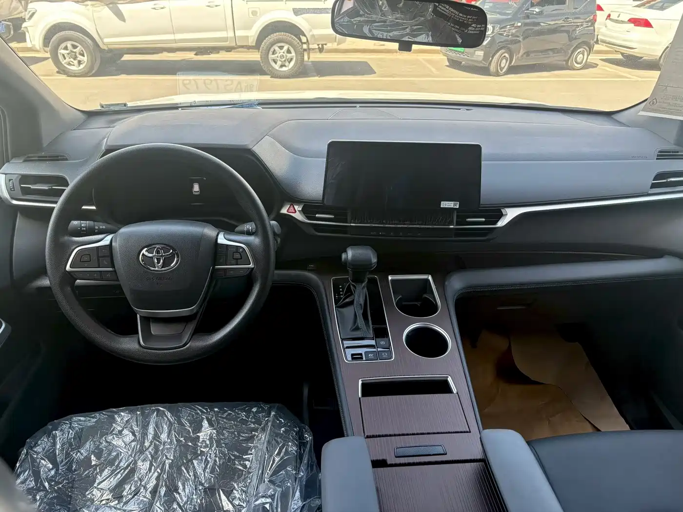 Toyota Granvia 2026 2026 Model 2.5L Hybrid Comfort Edition