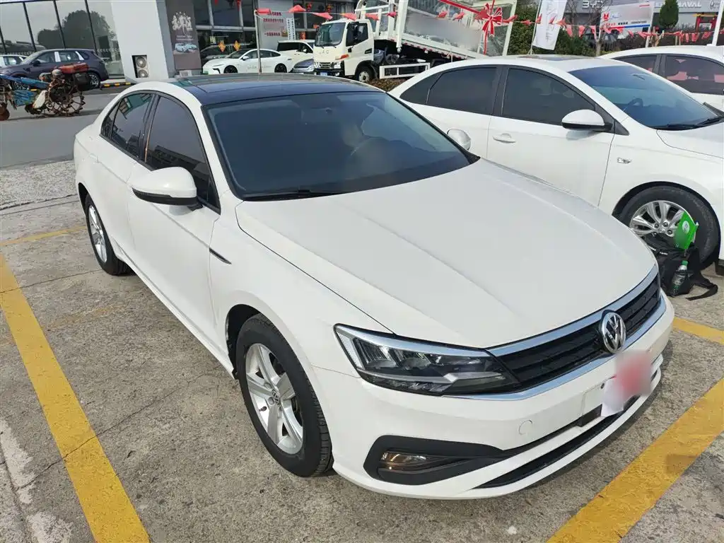 VOLKSWAGEN LINGDU