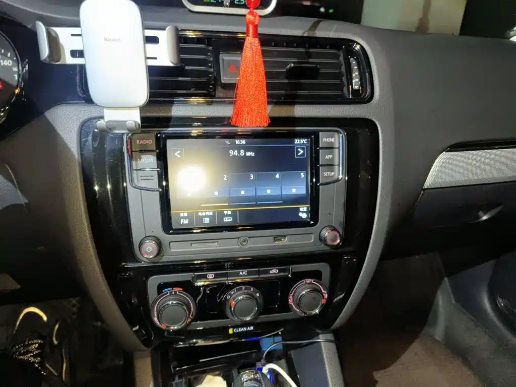 Volkswagen Sagitar 2018 280TSI DSG Spark Edition фото 14