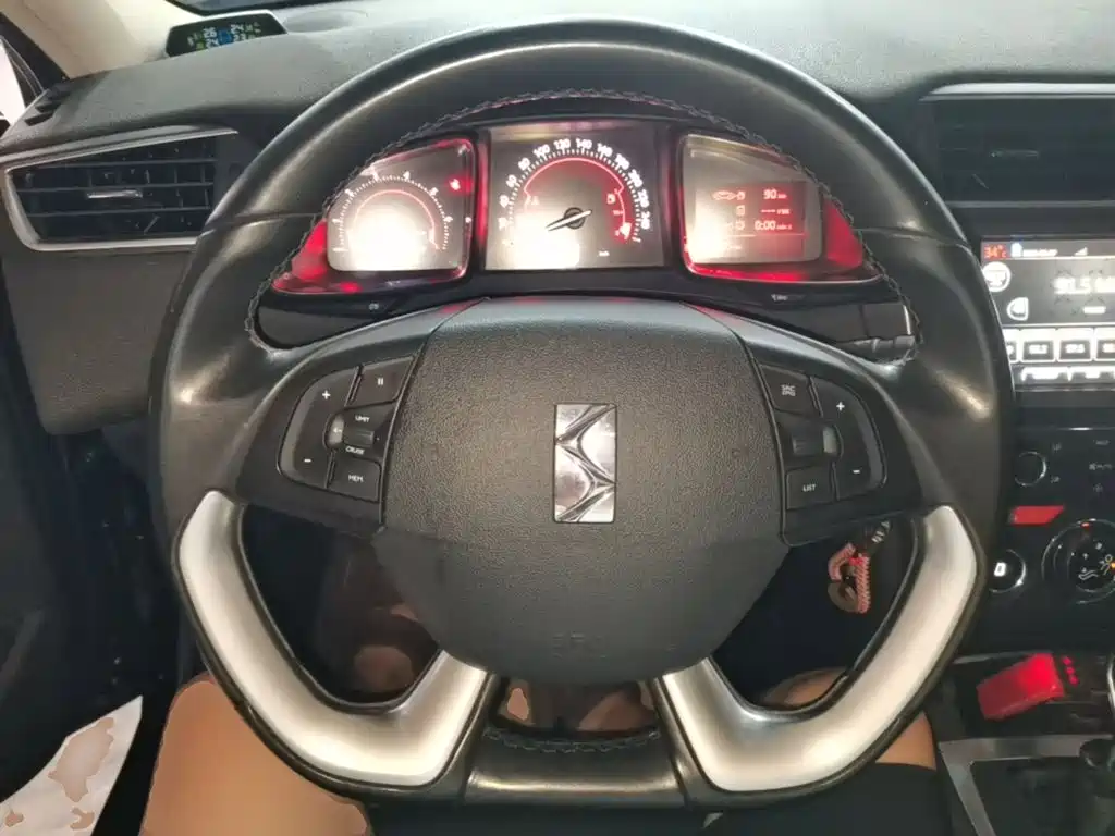 DS 5LS 2016 2016 1.6T Elegant Edition THP160