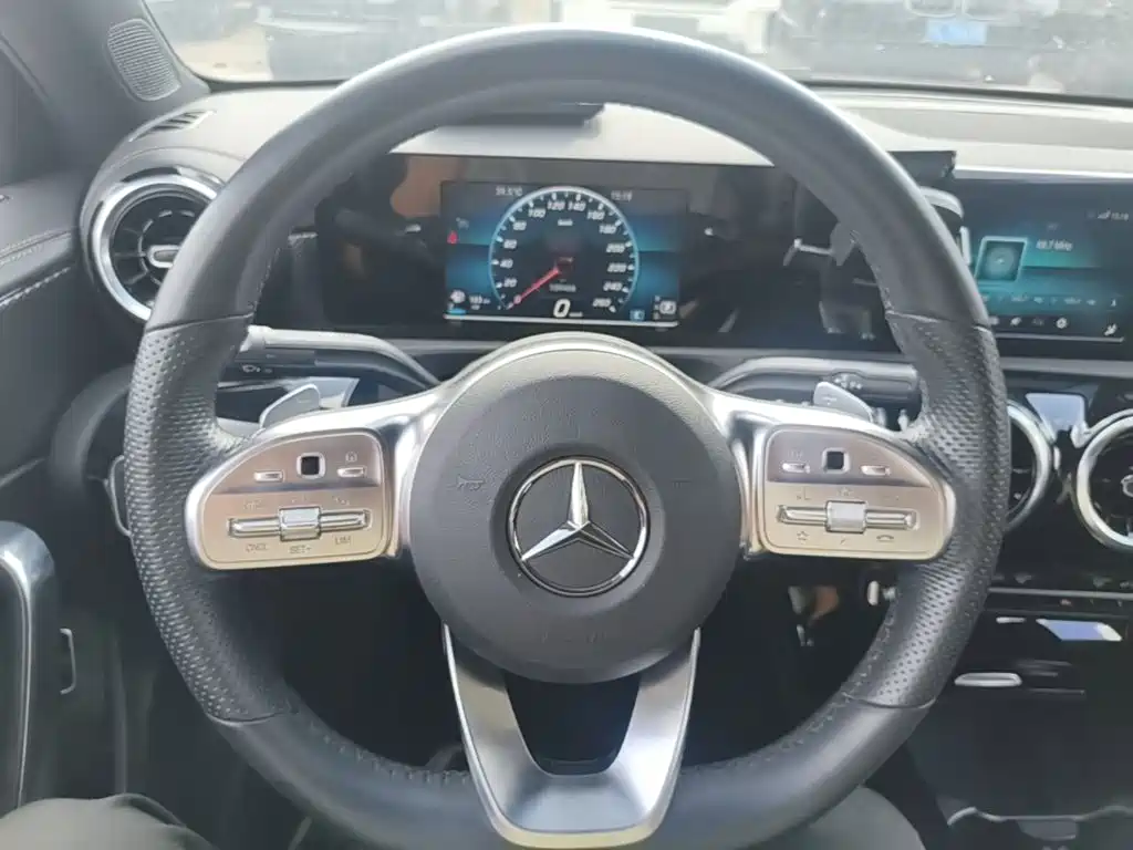 Фото 11 - Mercedes-Benz A-Class